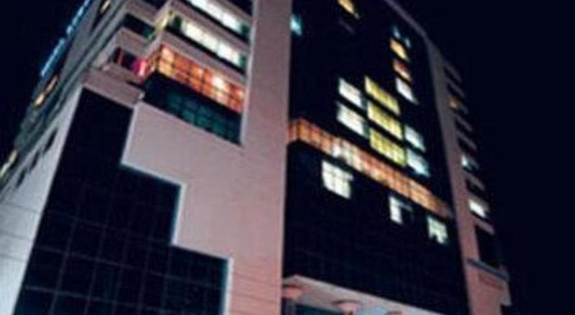 Dhaka Regency Hotel & Resort Exterior photo